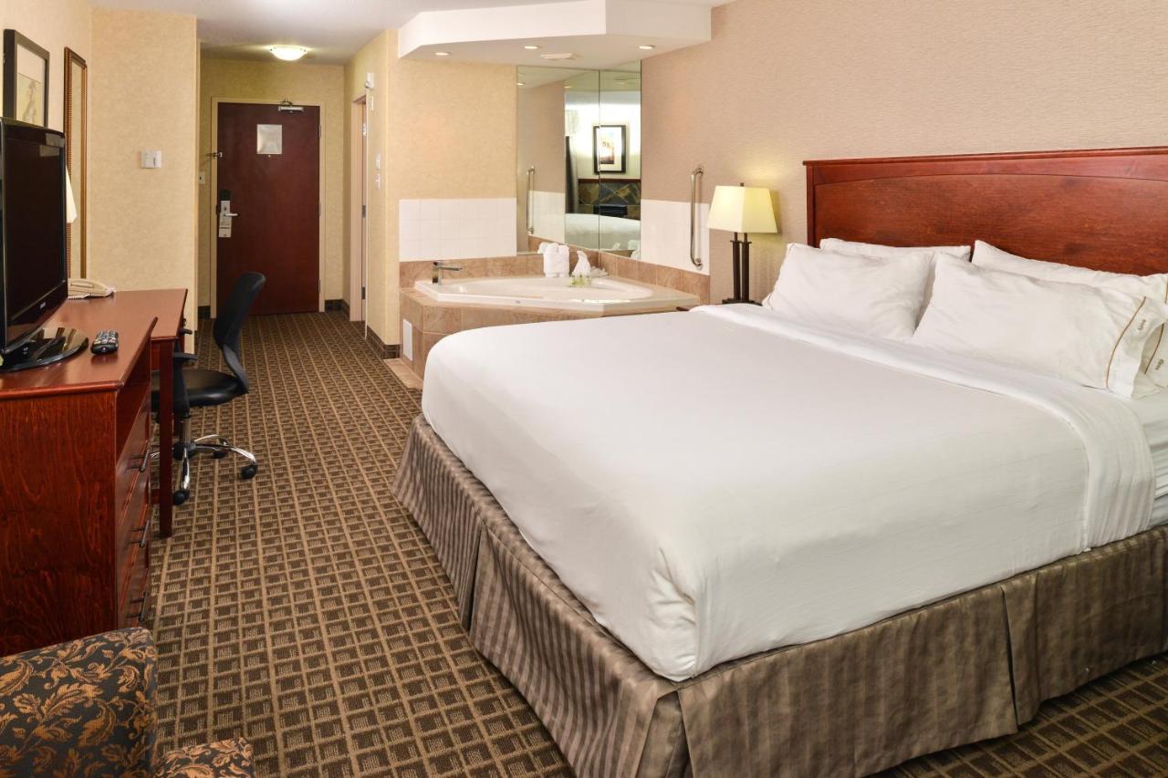 Holiday Inn Express Edmonton North By Ihg Exterior foto