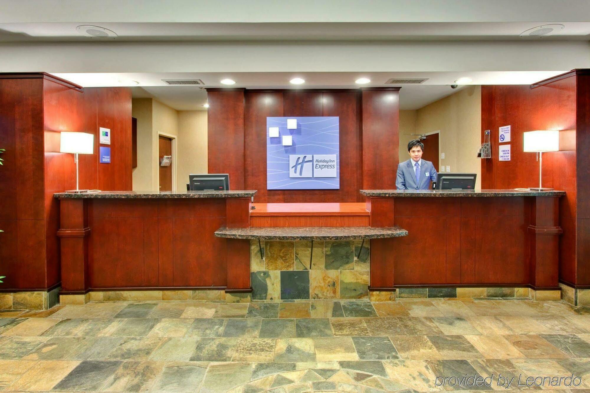 Holiday Inn Express Edmonton North By Ihg Exterior foto